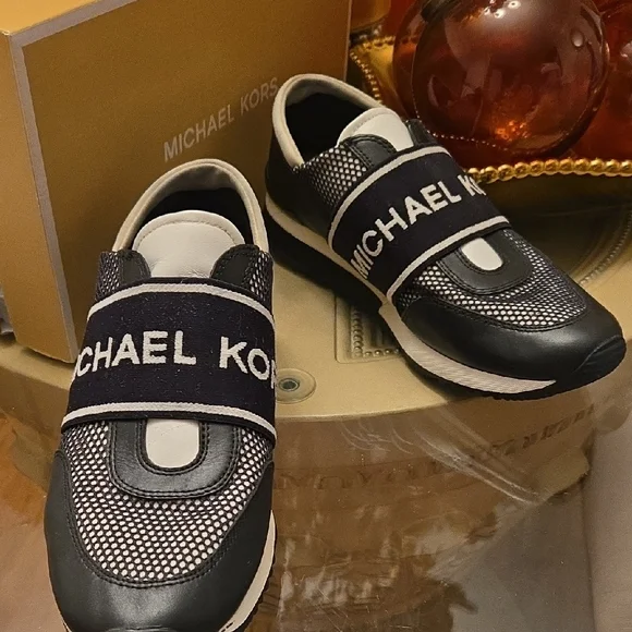 Michael Kors  Black and White Slip-On Sneakers Size 9.5 - Picture 8 of 8